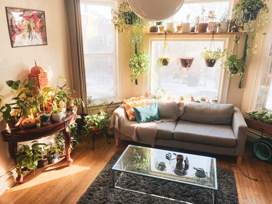 Which Interior Designer Near Me Offers the Best Home Makeover Services?