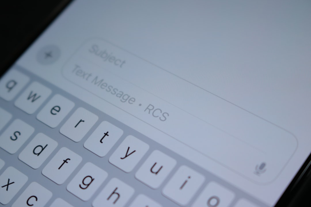 Why Is Messages Stuck in Dark Mode on Mac?